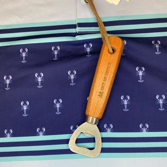 Mizzen Main Mens Polo Golf Shirt Medium Blue Lobster Versa PTO Bottle Opener NWT - Picture 6 of 13